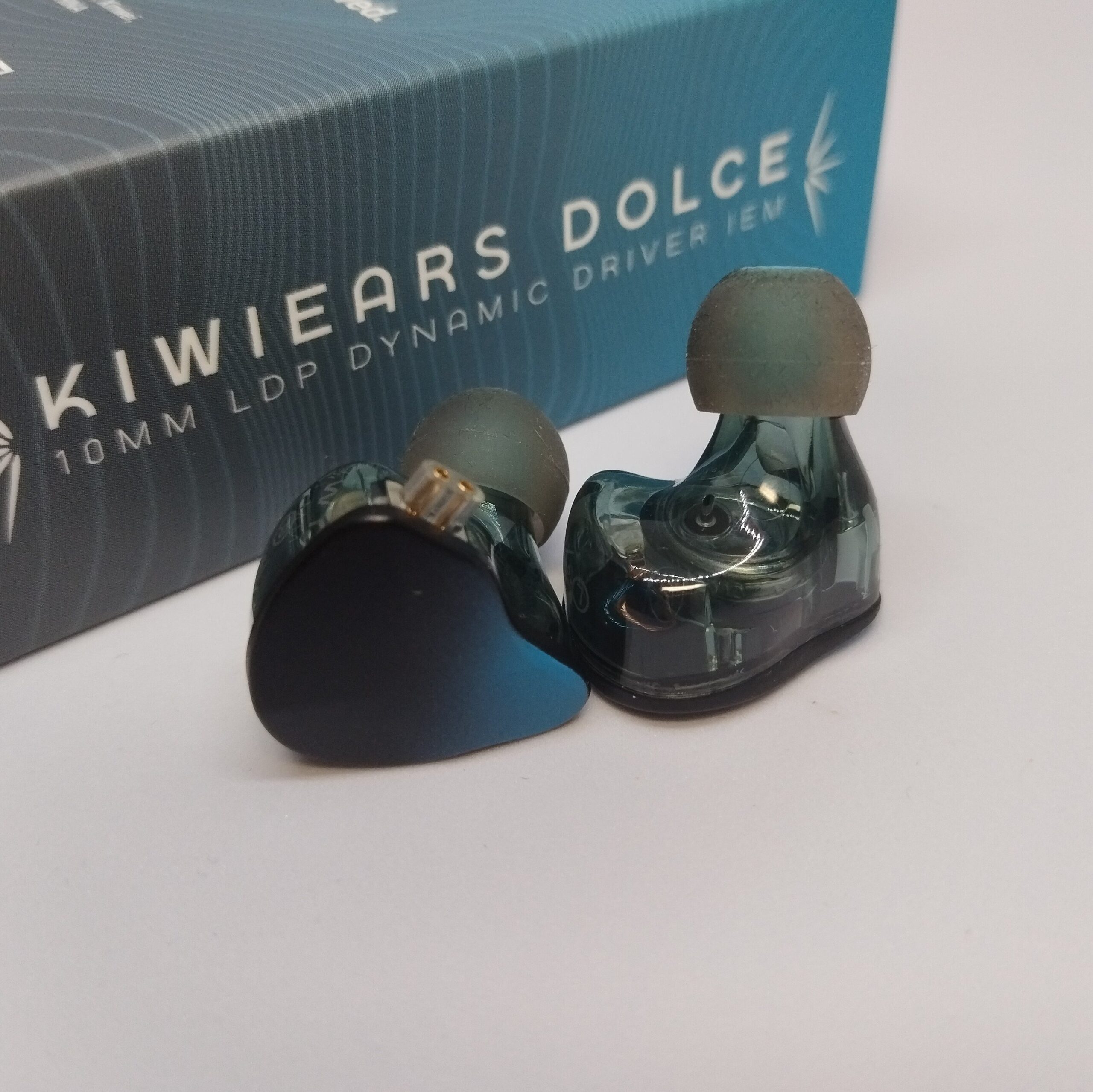 Kiwi Ears Dolce インプレ|楽器の響きを丁寧に描く、落ち着きあるV字