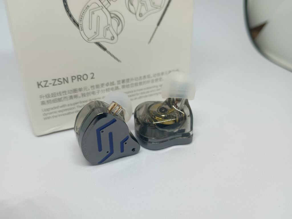 KZ ZSN Pro2 インプレ｜粗さすら勢いに変えて鳴らす超攻撃型ドンシャリ