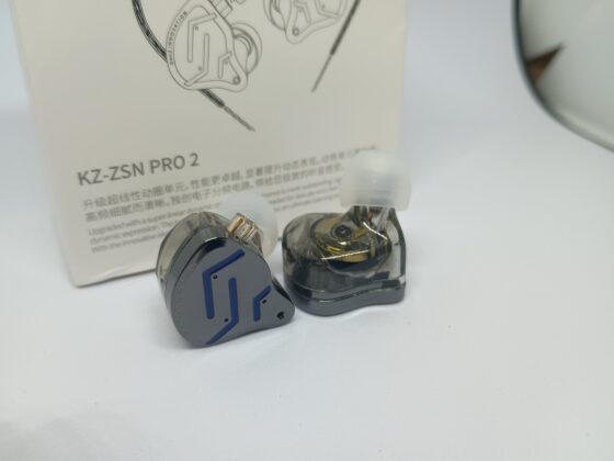 KZ ZSN Pro2 インプレ｜粗さすら勢いに変えて鳴らす超攻撃型ドンシャリ
