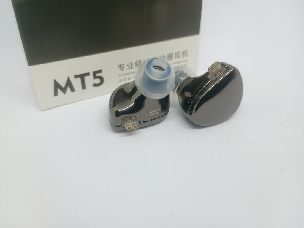 TRN MT5 インプレ｜輪郭の張りでボーカルを面で押し出す、明快サウンド