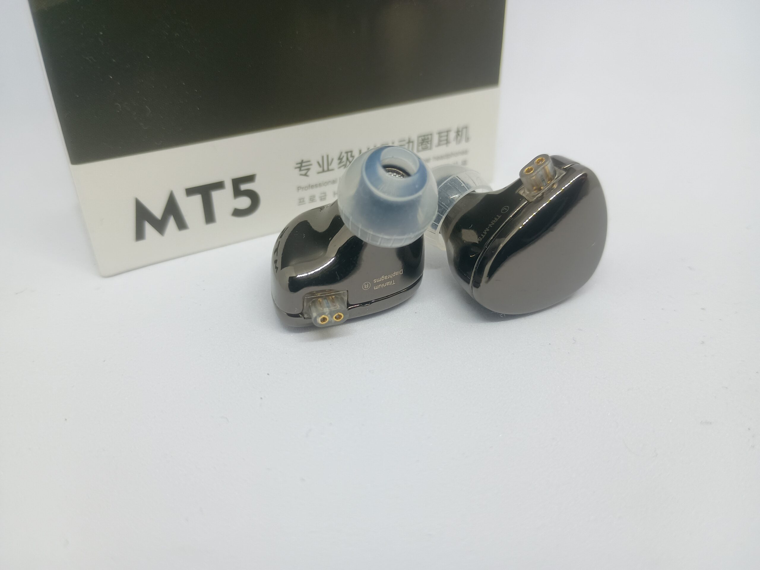 TRN MT5 インプレ|輪郭の張りでボーカルを面で押し出す、明快サウンド